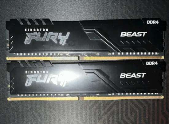 内存条价格崩上热搜！零售暴跌上游三星合约价却狂飙30% 拐点遥遥无期